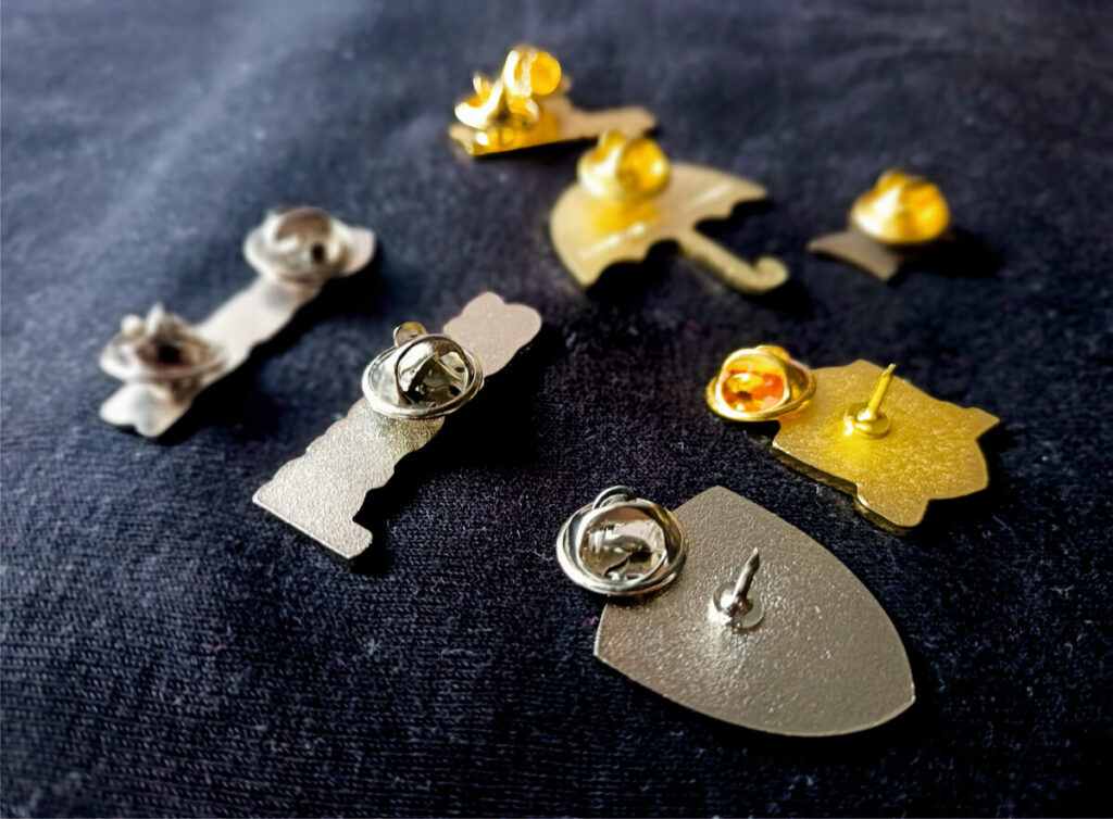 Zapięcie do pinsa, przypinki typu standardowy motylek metalowy